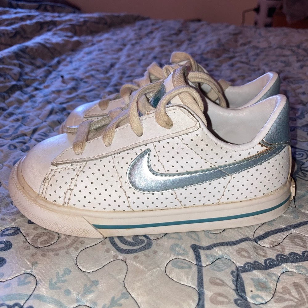 Nike toddler sneakers size 7c Baby Blue and white